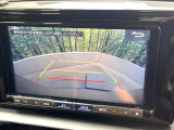 【バックカメラ】駐車時に後方がリアルタイム映像で確認できます。大型商業施設や立体駐車場での駐車時や、夜間のバック時に大活躍!運転スキルに関わらず、今や必須となった装備のひとつです!
