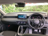 ご覧のように、視界が広く運転しやすいように設計されています。また、デュアルフルオートエアコンで快適です。
