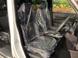 運転席シート廻りは使用感も少なく、良好な状態となっています。前オーナー様が丁寧に使っていたことがよくわかりますね。