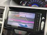 【バックカメラ】駐車時に後方がリアルタイム映像で確認できます。大型商業施設や立体駐車場での駐車時や、夜間のバック時に大活躍!運転スキルに関わらず、今や必須となった装備のひとつです!