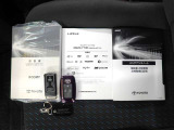 取扱説明書・ナビ説明書・メンテナンスノート・スマートキー1個・リモートスターター