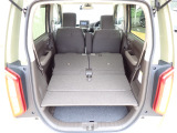 ◆後部座席を両方倒せば驚きの広さに!大きな荷物が積めます!