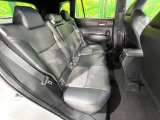 後部座席も気になるようなキズ・汚れやへたり等、大きなダメージはなく、良好な状態です。