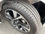 純正14インチのアルミホイールを装着しています