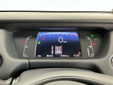 メータは先進的なデジタルメーターを採用!ゆっくりと数字が動くのでとても見やすく表示されます!平均燃費なども表示、エコな運転の手助けをしてくれます!