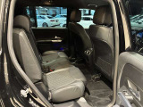 車両は屋内展示しておりますので天候に関係なくごゆっくりコンディションご確認頂けます。車両を倉庫へ保管している場合が御座いますのでご来店前に在庫確認頂けると幸いです。TEL072-784-8800