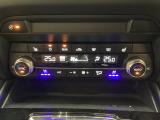 暑い夏の時期にとっても快適なシートベンチレーションを装備!シート内部に取り付けられたファンでシートの表面を換気して、涼しくしてくれます。