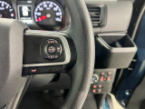 【レーダークルーズコントロール(全車速追従機能付】車内前方に装備されたカメラで先行車を認識し、車速に応じた車間距離を保ちながら追従走行を支援します。