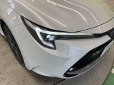 【LEDヘッドライト】悪天候や夜間走行時も良好な視界を確保し安心して運転できる高輝度LEDヘッドライトを装備!点灯速度が早く、消費電力も抑えられています。