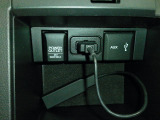 12V電源ソケットを設置しております。周辺機器の充電にご利用頂けます。