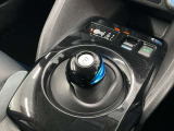 電気自動車リーフ専用のシフトレバーです。