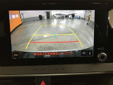 バックガイドモニターで、後方を確認しながら安心して駐車することができます。運転初心者も熟練者も必須の機能ですよ!