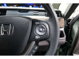 Hondaセンシングの機能のひとつ、アダプティブクルーズコントロール付!アクセルから足を離しても設定したスピードと前車との車間を保ち走行してくれます!車線維持もアシスト☆高速道路で疲労軽減ですね☆