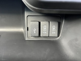 USBや充電コードを差すこともできます!!