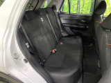 後部座席も気になるようなキズ・汚れやへたり等、大きなダメージはなく、良好な状態です。