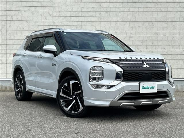 アウトランダー PHEV 2.4 P 4WD サンルーフ