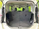 普段のお買い物や通勤、送迎等に十分な荷室スペースを確保しております。セカンドシートを倒すと、大きな荷物の積載も可能です♪