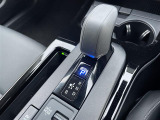 【 シフト 】スムーズなシフトチェンジで快適にお車を操縦していただけます!//