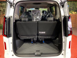 普段のお買い物や通勤、送迎等に十分な荷室スペースを確保しております。セカンドシートを倒すと、大きな荷物の積載も可能です♪