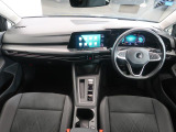 シンプルなデザインと一目でわかるスイッチの配置はPeoples Car=みんなの車という考えの現れです。各スイッチにはバックライトもついており、夜間でも安全に操作して頂けます。