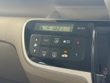 オートエアコン機能で設定した温度に自動で調整し快適な車内空間を保ってくれます。