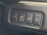 【パワーバックドア】スマートキーや運転席のボタンを押すだけでリアゲートが自動で開閉します!荷物を持っている時や、高い位置にあるバックドアを閉める際に便利な機能です♪