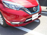 移動物が近づくと知らせてくれるMOD付きです。車の周りを歩いている人や自転車など動いているものを検知してディスプレイへの表示とブザーでドライバーに注意を促します。