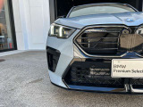 BMWを熟知したメカニックによる、360度の納車前点検。ドイツ本国と同様の教育・訓練を受けたメカニックが徹底的に点検、整備した後にお客様にお引渡しします。