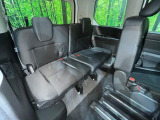 3列目シートはもちろん状態良好☆大人でもゆったりと座って頂けますので、大人数でのお出かけもラクラクです♪ご家族で、気の知れた仲間で、ドライブに行くのが楽しみですね♪