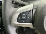 ステアリングにオーディオ操作スイッチが付いています。オーディオ画面に直接タッチしなくても操作が出来ますので、運転に集中できます。