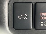 【パワーバックドア】スマートキーや運転席のボタンを押すだけでリアゲートが自動で開閉します!荷物を持っている時や、高い位置にあるバックドアを閉める際に便利な機能です♪