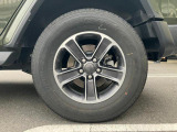 JEEP純正18インチアルミホイールです。