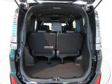 ワゴンならではの広々としたラゲージスペースを備えています。ライフスタイルに合わせていろいろな物を積み込めます!