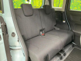 後部座席も気になるようなキズ・汚れやへたり等、大きなダメージはなく、良好な状態です。