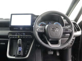 見通しのよいすっきりとした視界で、誰でも運転しやすいです。運転のしやすさは疲れにくさにも繋がりますよ♪