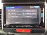 ホンダギャザーズメモリーナビ、フルセグ、DVD、CD再生にbluetoothのオーディオ機能が充実しています。