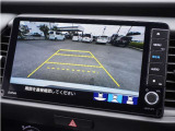 【バックカメラ】駐車が苦手な方でも安心してお乗りいただけます。リバース連動で画面が切り替わるのでとっても便利です。
