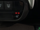 運転席にはシートヒーターが付いています!寒い日に便利な装備ですね。