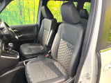 運転席シート廻りは使用感も少なく、良好な状態となっています。前オーナー様が丁寧に使っていたことがよくわかりますね。