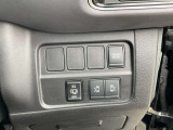 両側電動スライドドアで狭い駐車場や風の強い日でも隣の車を気にせずドアの開け閉めができ便利です