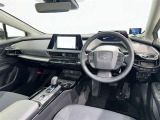 運転席まわりです。 各操作スイッチは使いやすい位置に配置されてます。