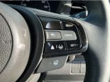 Hondaセンシングの機能のひとつ、アダプティブクルーズコントロール付!アクセルから足を離しても設定したスピードと前車との車間を保ち走行してくれます!車線維持もアシスト☆高速道路で疲労軽減ですね☆