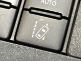 【レーントレーシングアシスト】高速道路走行時、車線からはみ出しそうになるとレーンの中央を走るようにステアリング操作をアシスト。より安全な運転をサポートしてくれます!