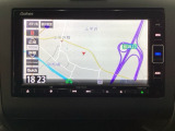 ナビゲーションはフルセグTV、インターナビ対応のGathers純正メモリーナビを搭載しています。Bluetoothオーディオ機能がありますので、スマートフォンなどの音楽も再生できます。