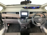 【前方視界】開放的な前方視界!運転がしやすく疲れにくいです♪窓が大きく、見通しがとっても良いおクルマですよ♪