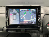 空から見下ろしているような視点で周囲を確認できるアラウンドビューモニター。駐車時にとても便利です。