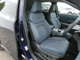 高級感のある上質なナッパレザーシートになります。全席シートヒーター付きです。