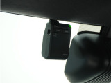 ◆ドライブレコーダー◆映像・音声などを記録する自動車用の装置です。 もしもの事故の際の記録はもちろん、旅行の際の思い出としてドライブの映像を楽しむことができます。