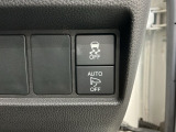 車がカーブの外側へ膨らんだり内側へ巻き込んだりする挙動を防止する横滑り防止装置、室内からミラーの開閉が可能な電動格納ミラーです!
