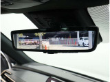 デジタルインナーミラー装備!車両後方のカメラの映像をデジタル補正で視認性を向上させてインナーミラー内に表示します♪視界を遮るものがなく、後席に同乗者がいても後方を確認しやすく安心です♪